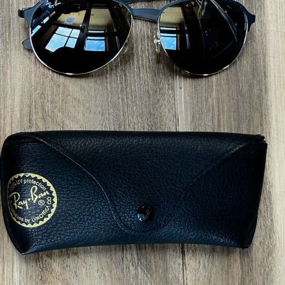 Ray-Ban Matte Grey Aviator Sunglasses With Case - Picture 4 of 4